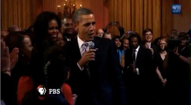 Obama znów zaśpiewał. Czy rusza się jak Jagger?