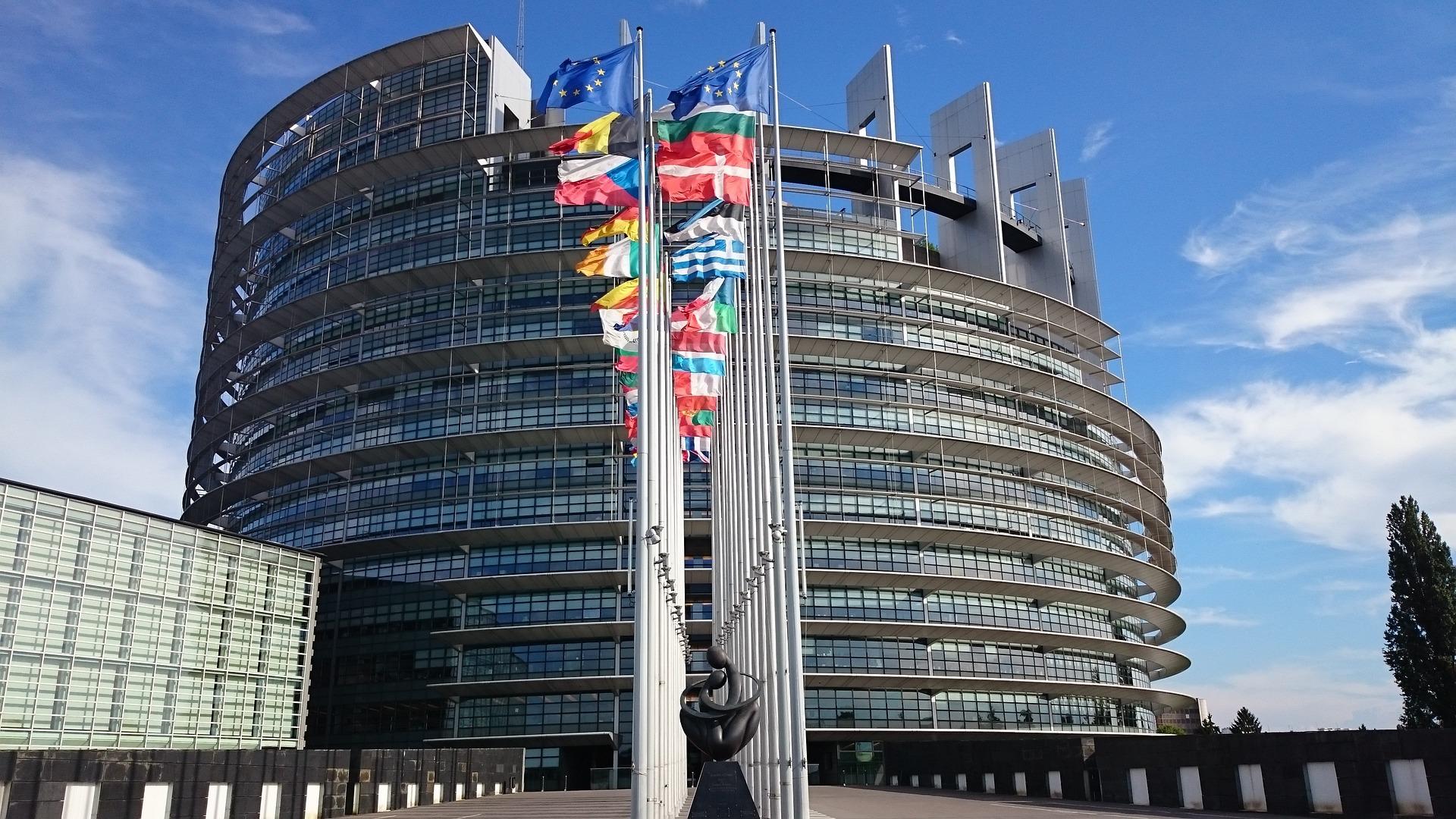 Temat praworządności wraca do europarlamentu. Tym razem w kontekście trzech krajów