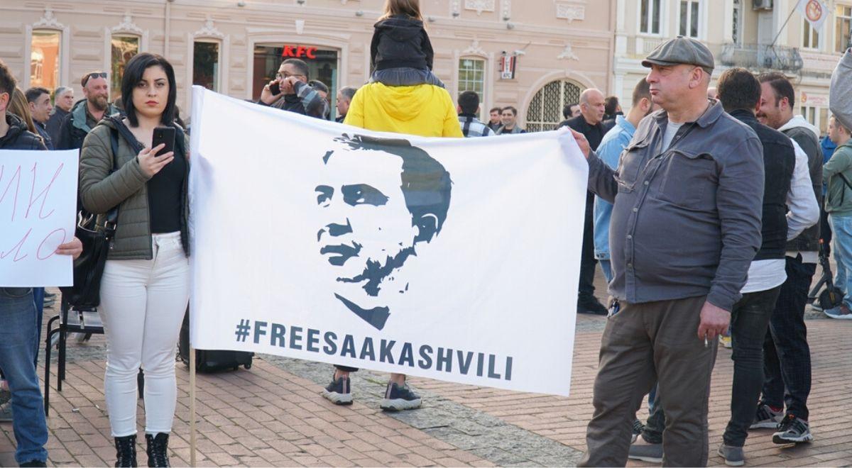 Saakaszwili jest w ciężkim stanie. "Ma zerową odporność". Gruzińskie władze blokują jego leczenie?