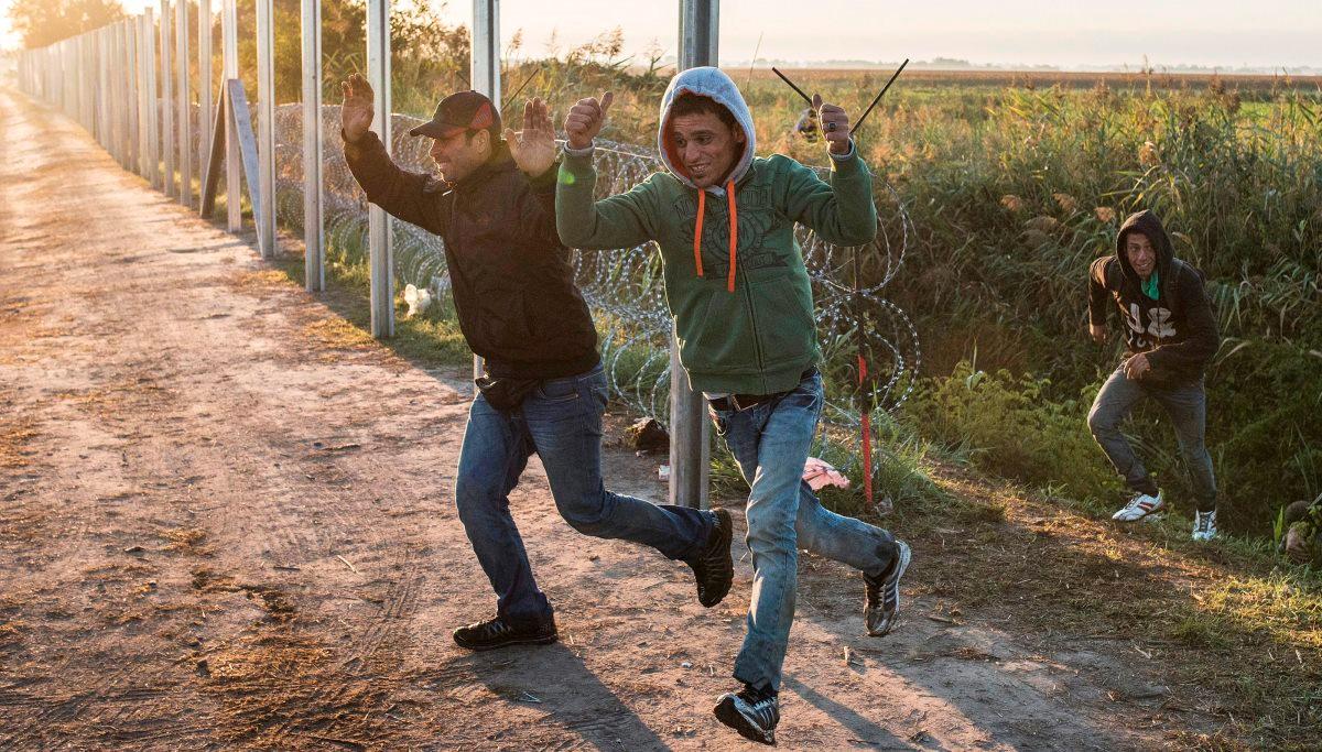 Węgry: kilkuset imigrantów przerwało kordon policji przy granicy z Serbią