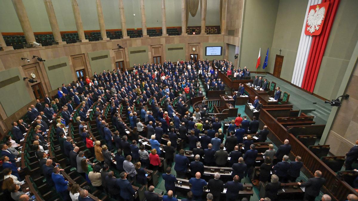 Sejm przyjął przepisy zaostrzające kary za pedofilię. PO-KO zbojkotowała głosowanie