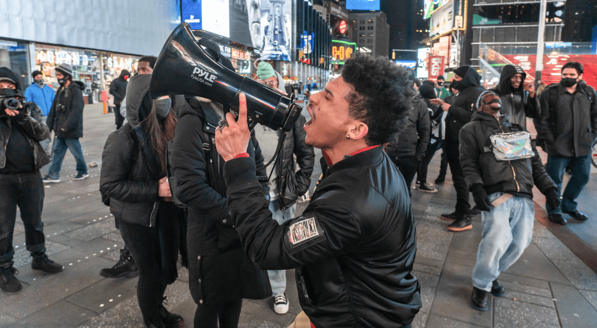Nowy Jork: manifestacje po zamieszkach na Kapitolu. "To była nieudana próba zamachu stanu"