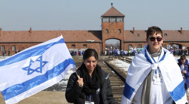 Ryanair chce przyciągnąć izraelskie wycieczki szkolne do Auschwitz
