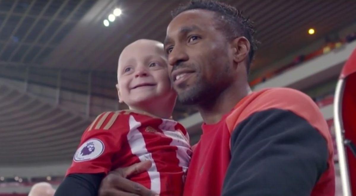 Piłkarski świat składa hołd 6-letniemu kibicowi, który zmarł na raka