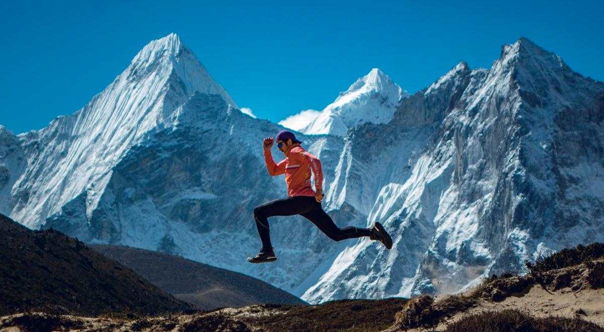 Robert Celiński w pogoni za oddechem: zagrać u Polańskiego, wygrać Everest Marathon i przebiec trasę Rajdu Dakar 