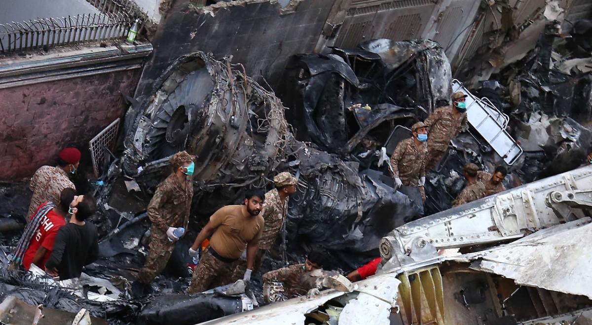 Pakistan: co najmniej dwie osoby przeżyły katastrofę lotniczą w Karaczi