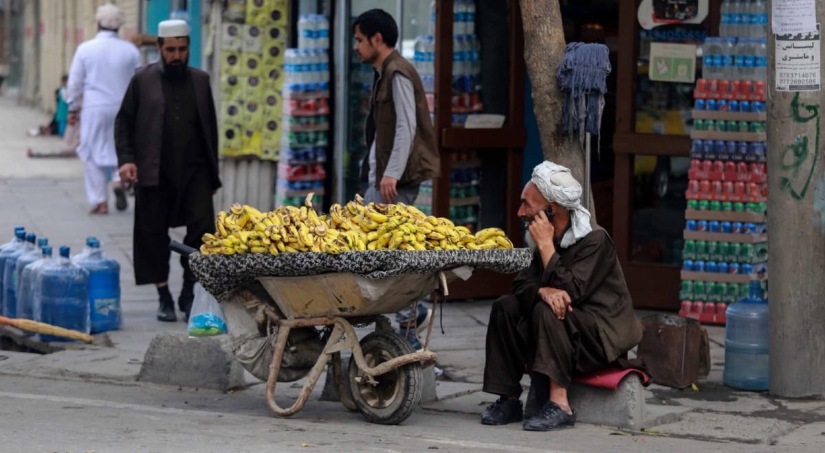 Afganistanowi grozi klęska głodu. USA wydały licencje umożliwiające niesienie pomocy humanitarnej