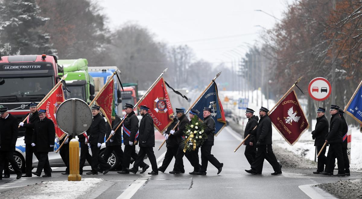 Pogrzeb tragicznie zmarłego druha z OSP Czernikowo. Tłumy na cmentarzu