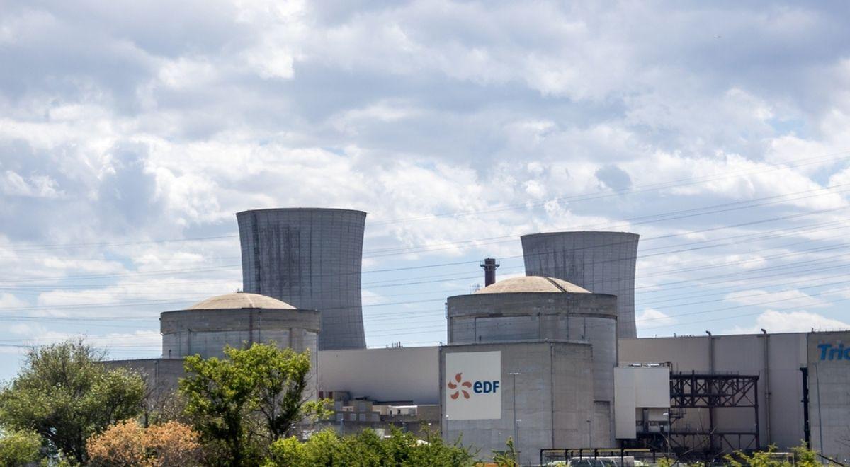 Francja zamierza wybudować osiem nowych elektrowni jądrowych