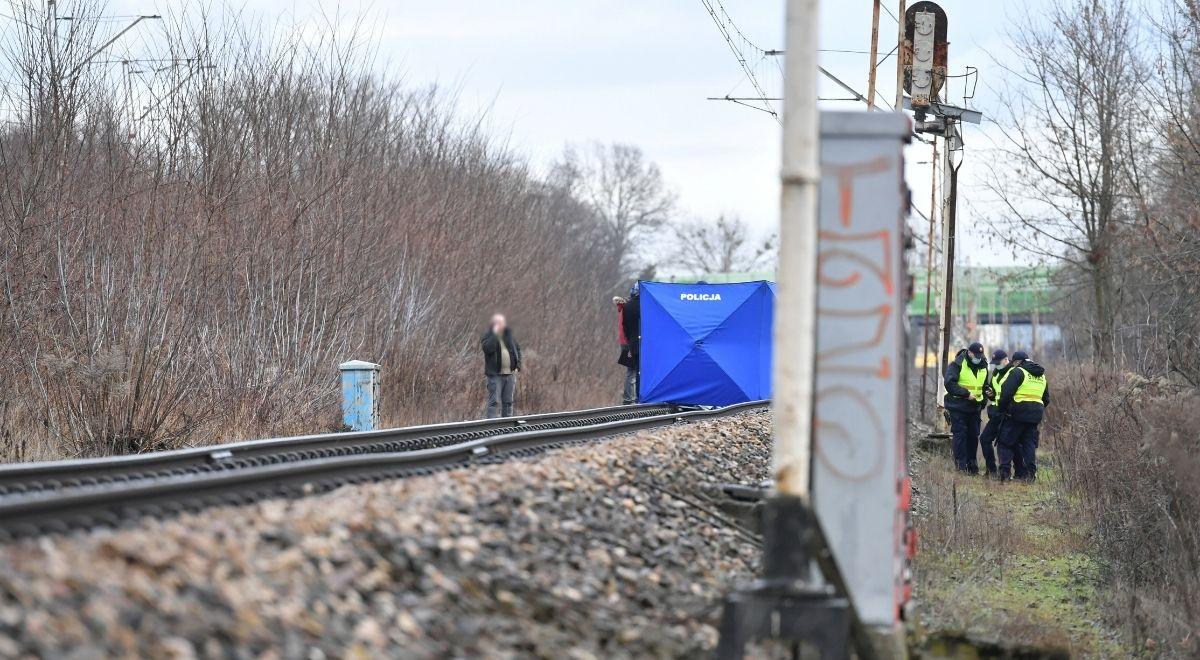 Warszawa: śmierć na torach. Nie żyje 16-latka, są utrudnienia w kursowaniu pociągów