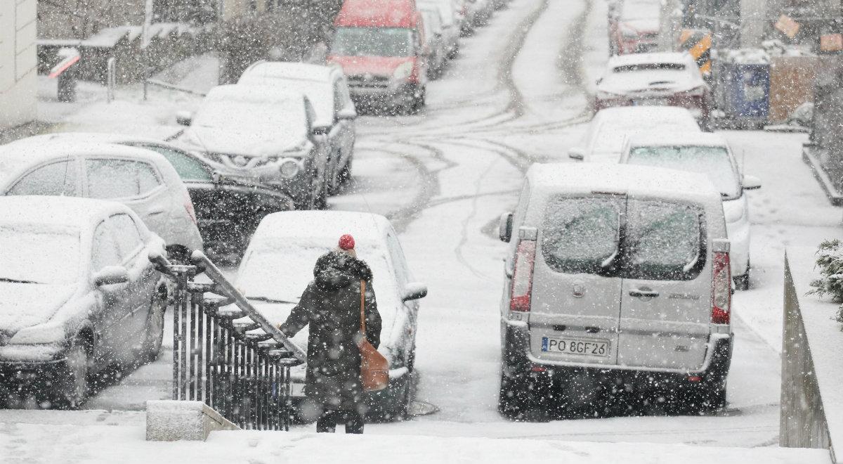 Atak zimy w Polsce. Zerwane linie energetyczne i trudne warunki na drogach