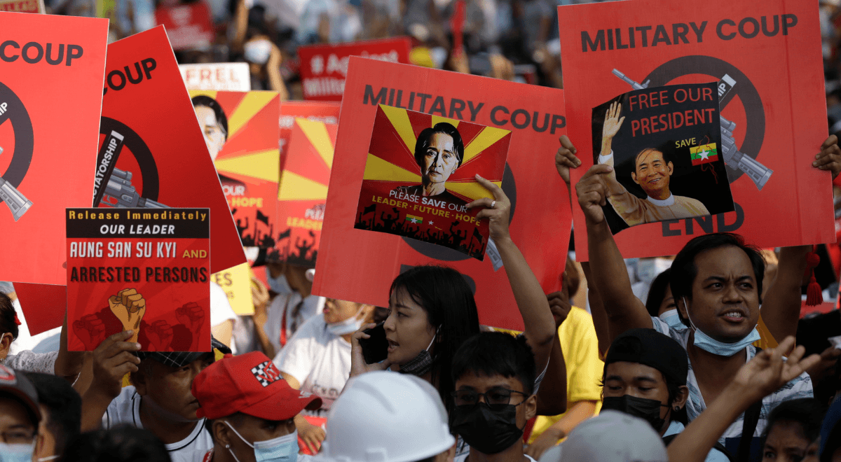 Masowe protesty w Birmie po puczu wojskowym. ONZ ostrzega juntę