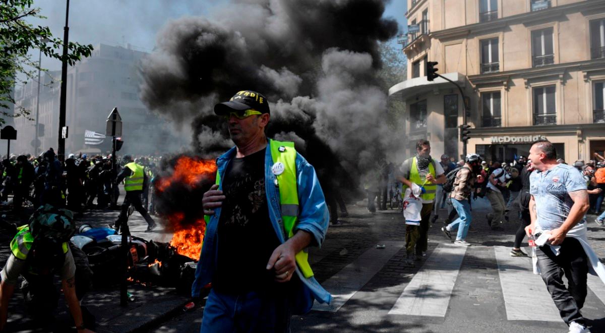 Paryż: manifestacja "żółtych kamizelek". Doszło do zamieszek i starć z policją