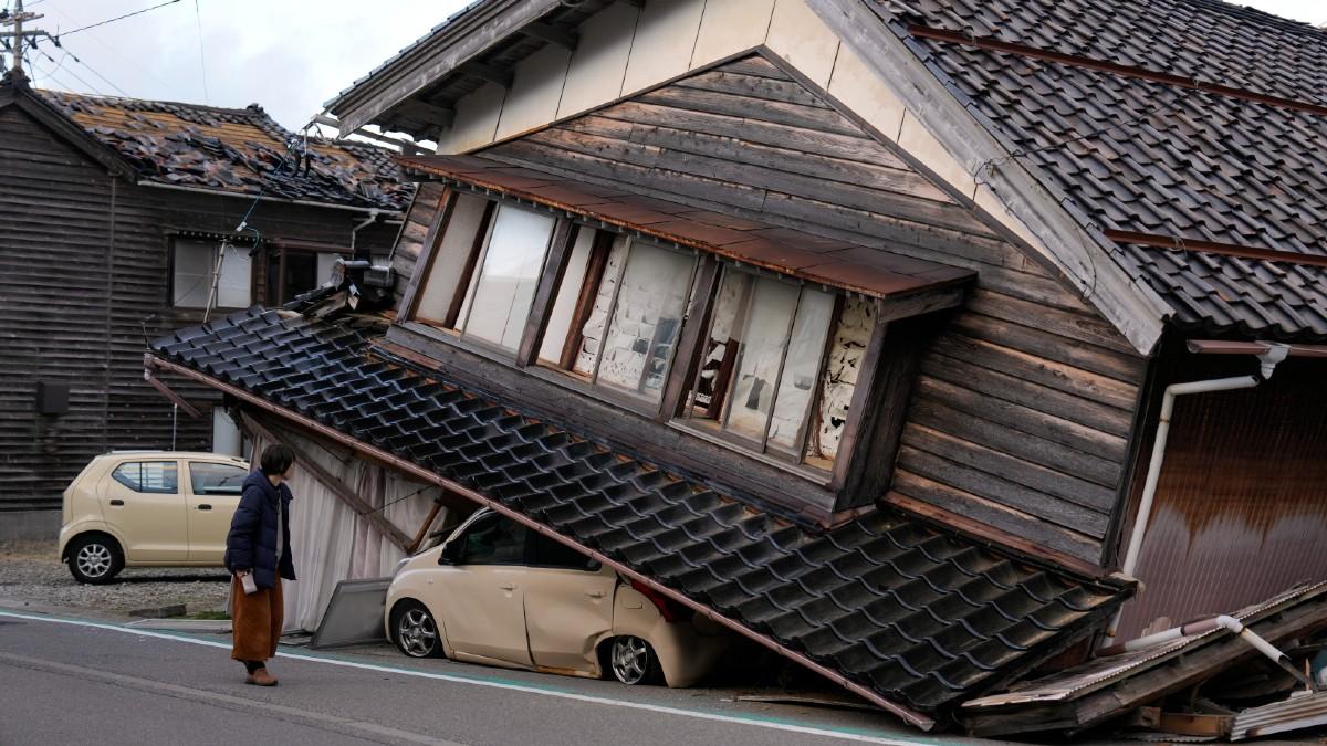 Japonia: wstrząsy wtórne i niekorzystna prognoza. Ulewy mogą doprowadzić do kolejnych tragedii