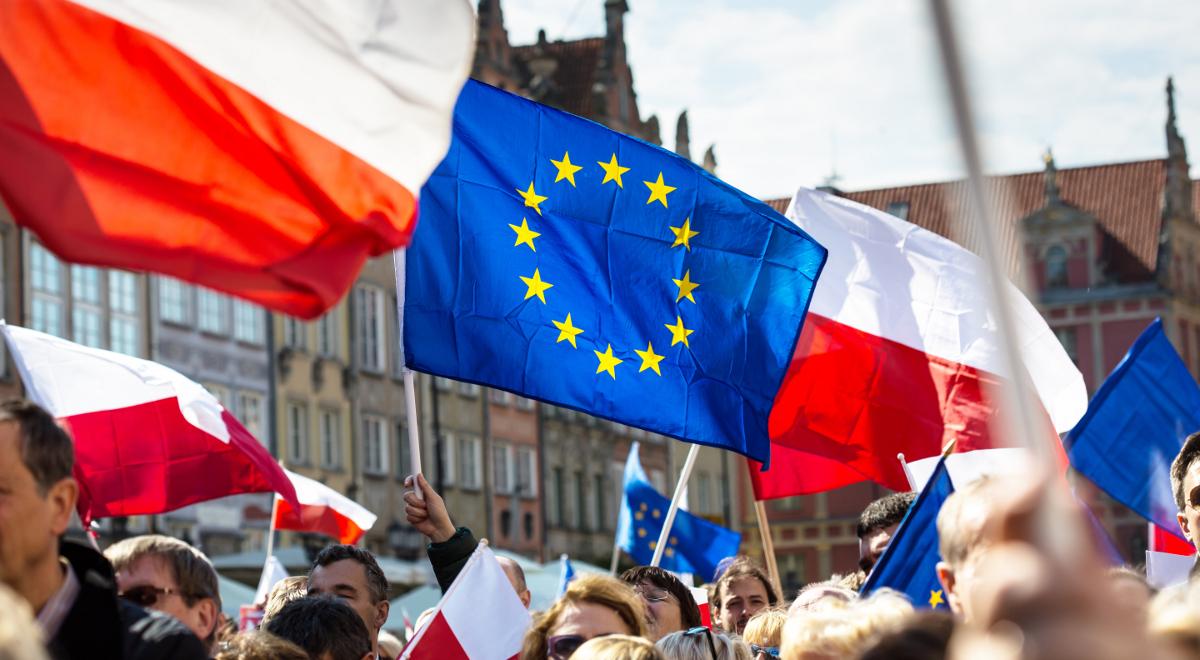 Co Polacy sądzą o referendum ws. obecności w UE? Zobacz wyniki nowego sondażu