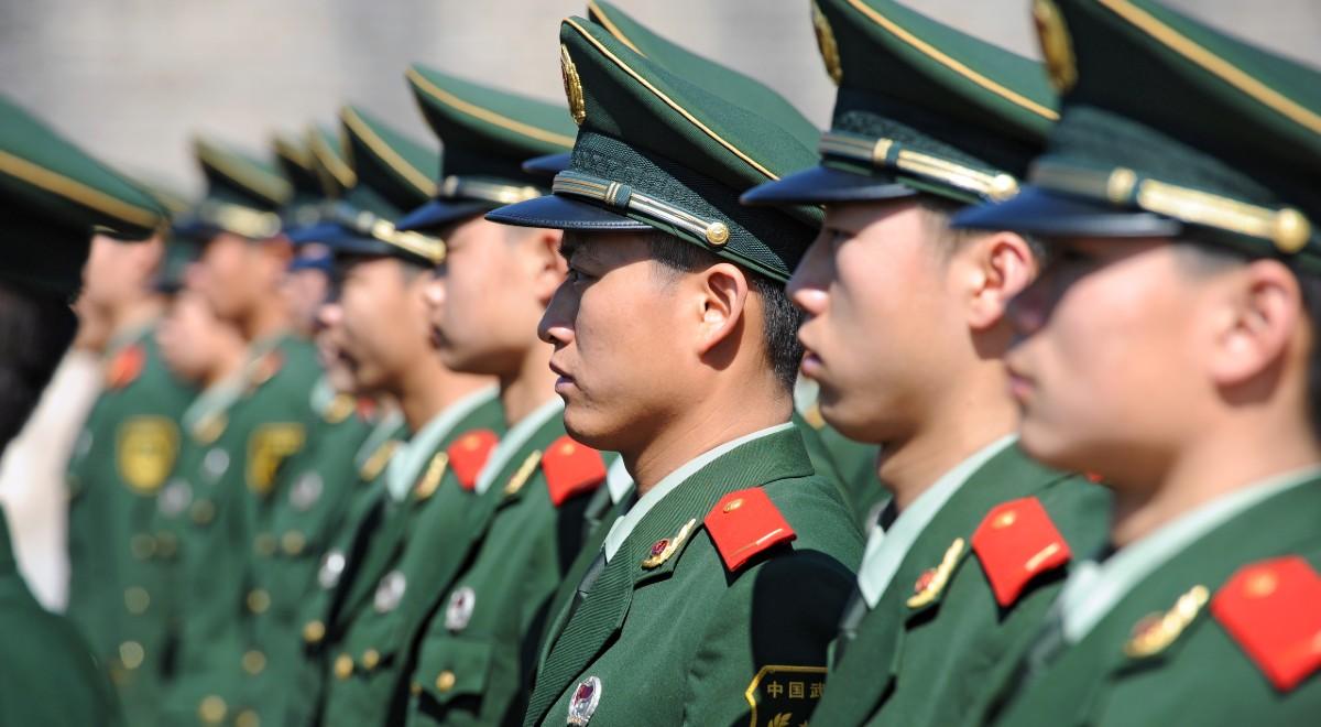 "Wojsko musi wzmacniać gotowość bojową". Chiny zwiększają wydatki na obronność