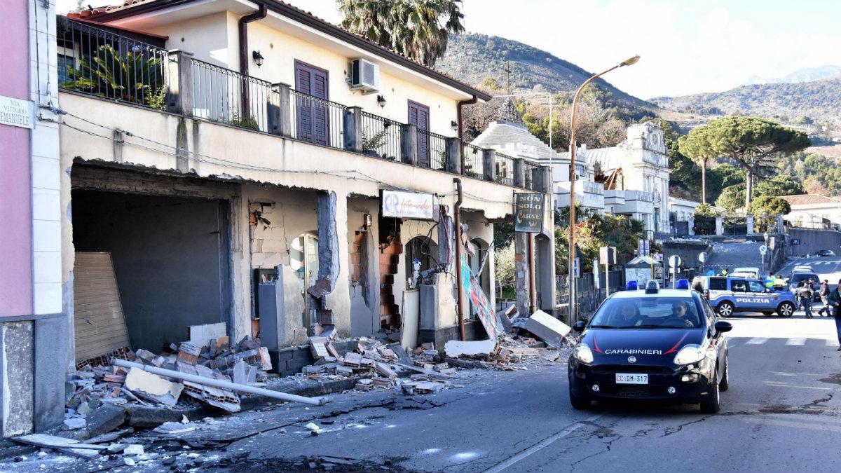 Włochy: rząd wprowadził stan kryzysowy po silnym wstrząsie w rejonie Etny
