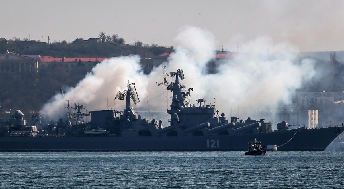 Pentagon: krążownik Moskwa nadal płonie. Ukraina twierdzi, że jednostka może posiadać głowice nuklearne