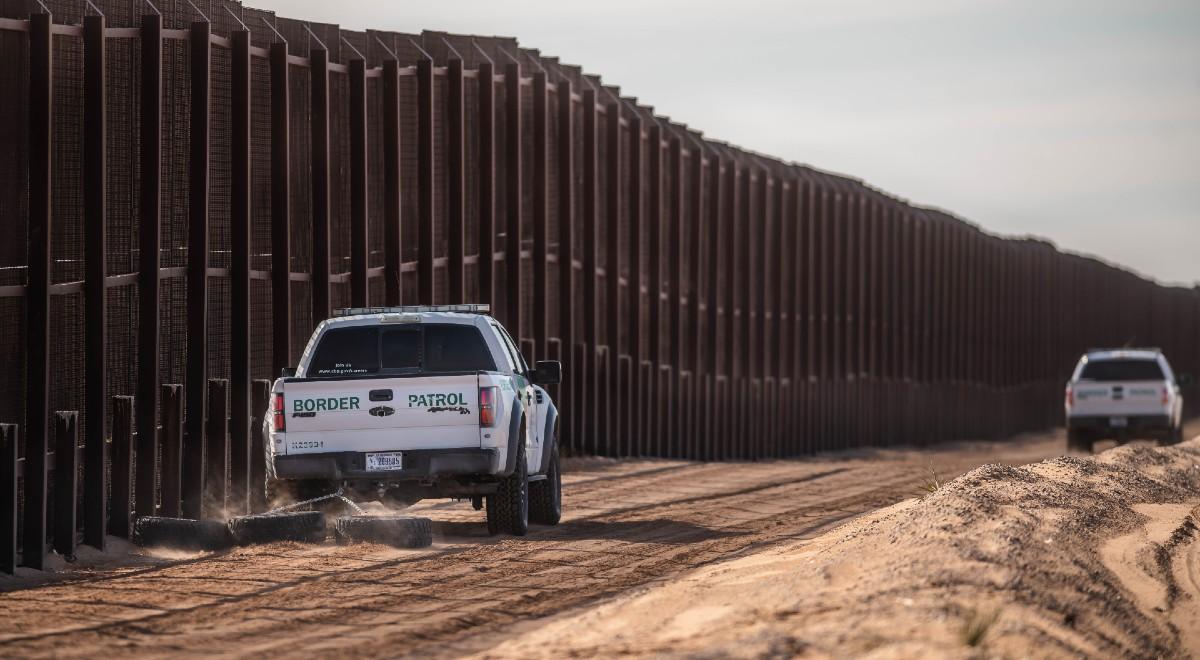 To już koniec muru. Biden znosi stan wyjątkowy na granicy z Meksykiem