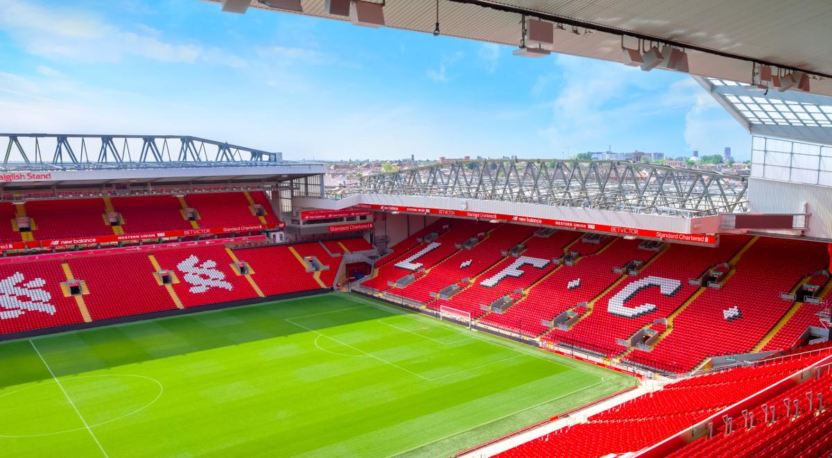 Premier League: Liverpool przebuduje Anfield. Jurgen Klopp wbił łopatę jako pierwszy