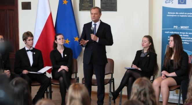 Premier Tusk wrócił do szkoły w Gorzowie. "Nie popadajcie w negację"