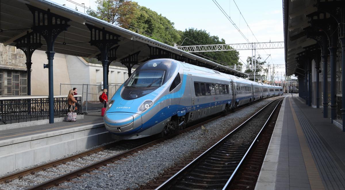 PKP koryguje rozkład jazdy: więcej pociągów, nowe dworce, zmodernizowane trasy