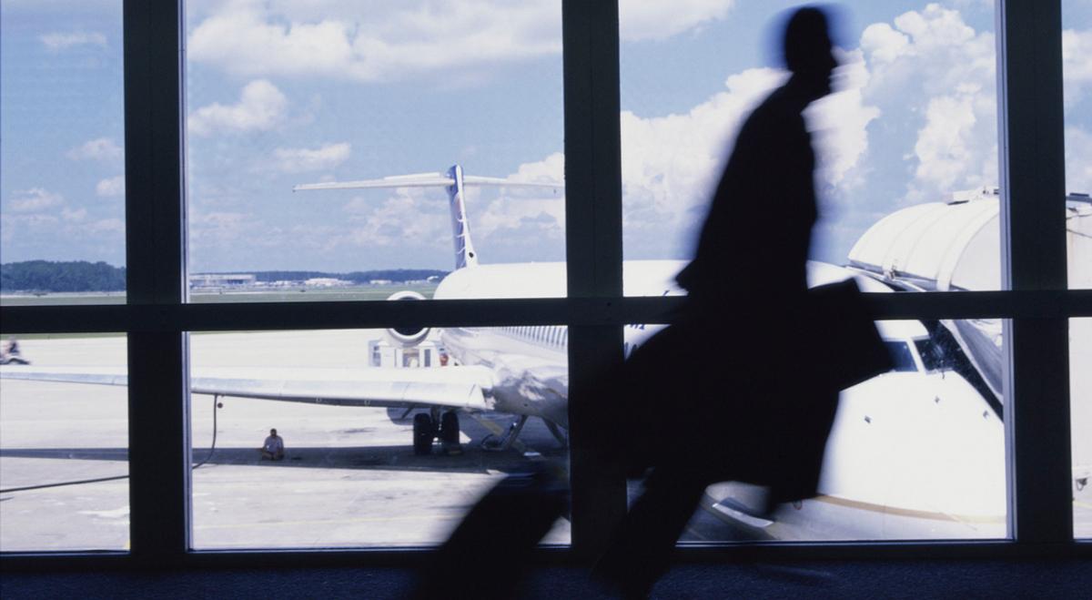 Dzięki obniżce cen biletów, coraz więcej odpraw na polskich lotniskach
