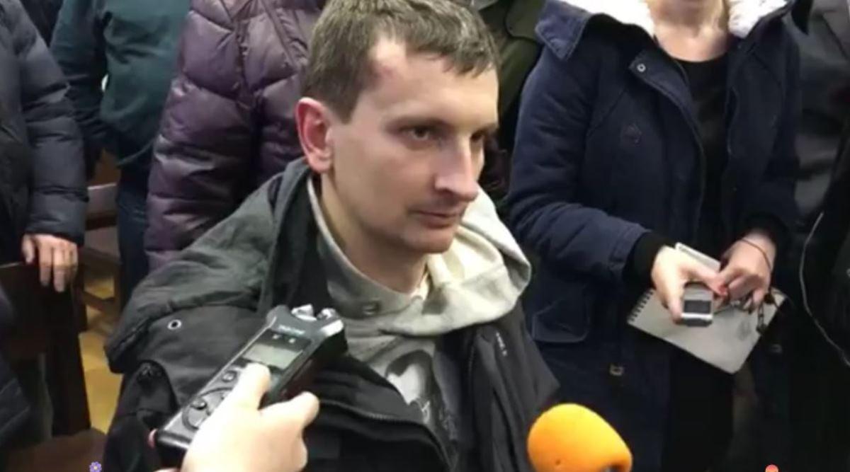 Białoruś: pobity dziennikarz Biełsatu na wolności