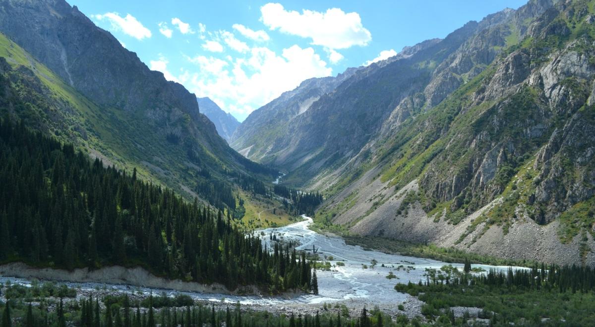 Kirgistan: ponad 20 osób zginęło pod osuwiskiem. W górach ziemia zasypała domostwa