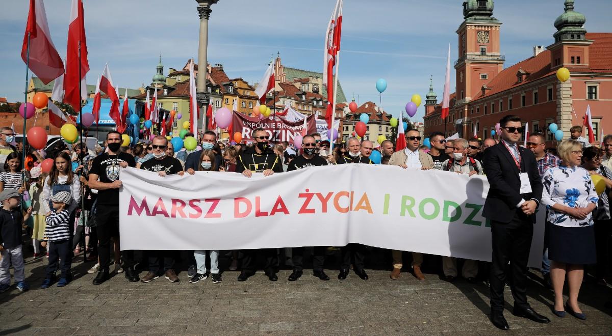 Ulicami Warszawy przeszedł XVII Narodowy Marsz Życia i Rodziny. "Chcemy dać świadectwo o wartości małżeństwa"