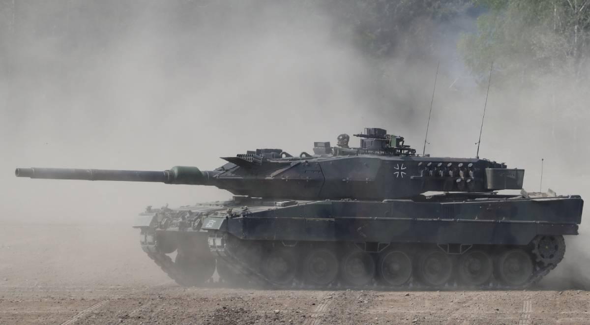 "Dajcie nam tyle czołgów, ile możecie". Apel szefa ukraińskiej dyplomacji