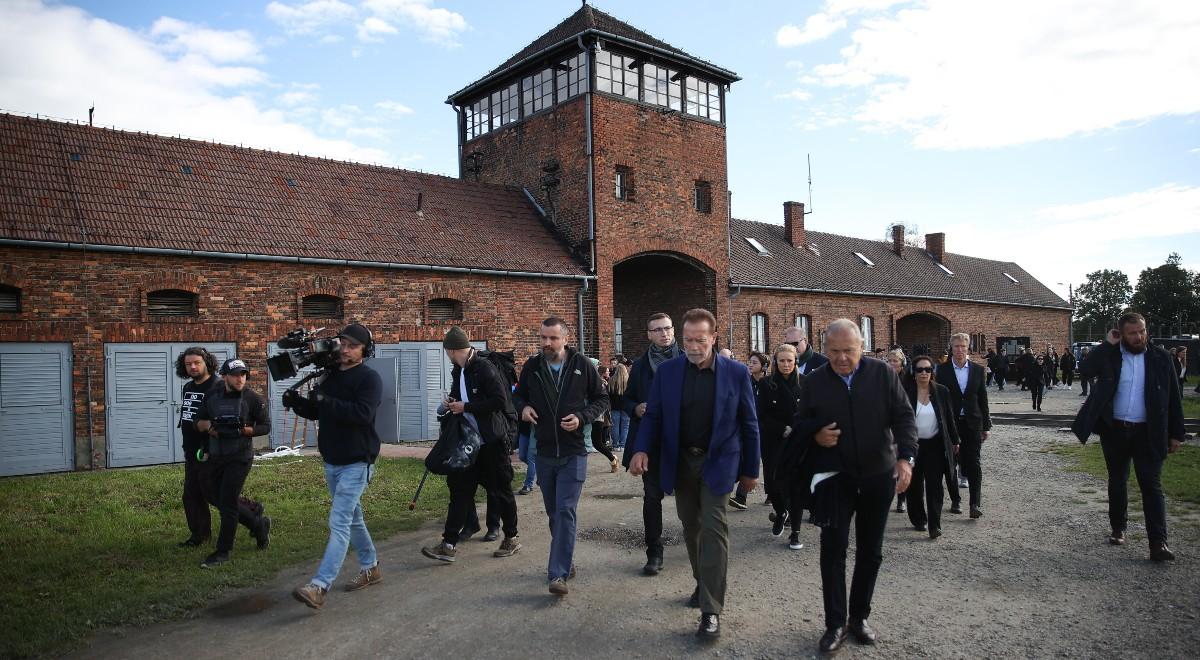 Arnold Schwarzenegger odwiedził były niemiecki obóz Auschwitz. Wizyta miała charakter prywatny