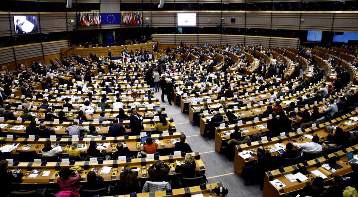 Nowa rezolucja PE ws. Polski i Węgier. Domański: permanentne szkodzenie polskiemu rządowi