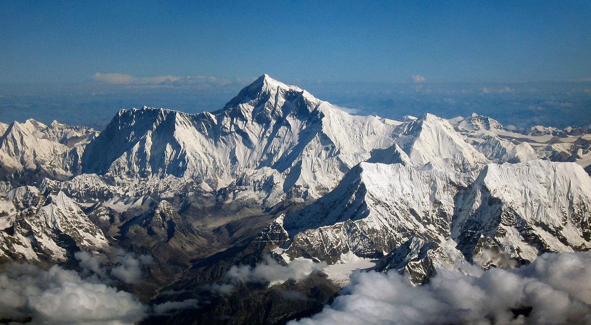  Mount Everest stał się niższy po trzęsieniu ziemi w Nepalu