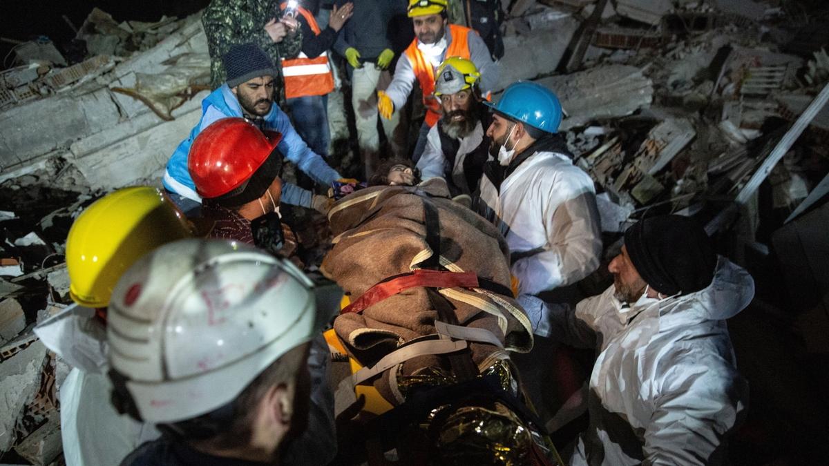 182 godziny pod gruzami. 13-letnie dziecko uratowane w Turcji 