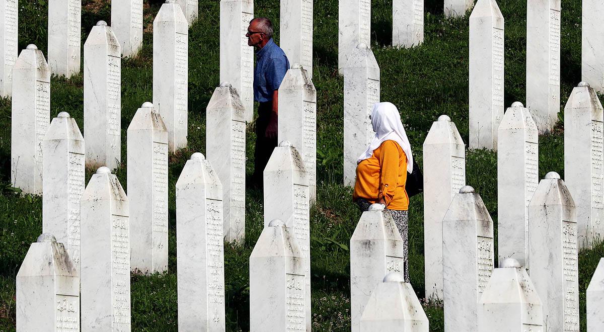 Masakra w Srebrenicy - Rosja neguje ludobójstwo. To mechanizm relatywizowania aktualnych zbrodni na Ukrainie