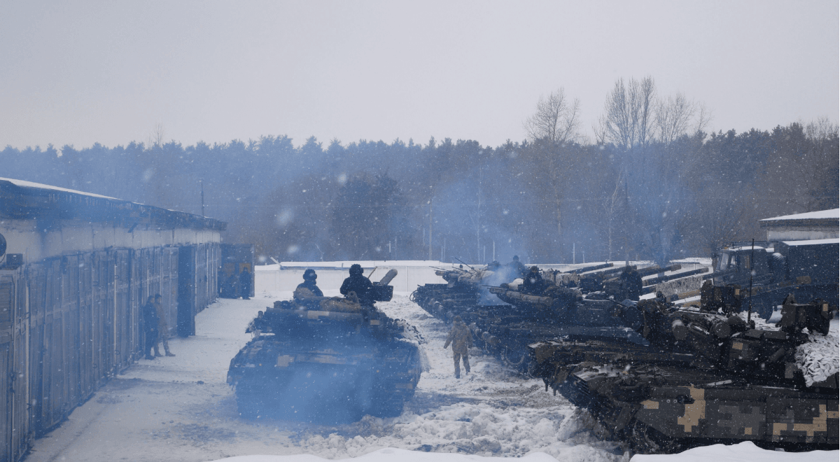 Niezależne media: Rosjanie przerzucają sprzęt wojskowy z Białorusi na Ukrainę