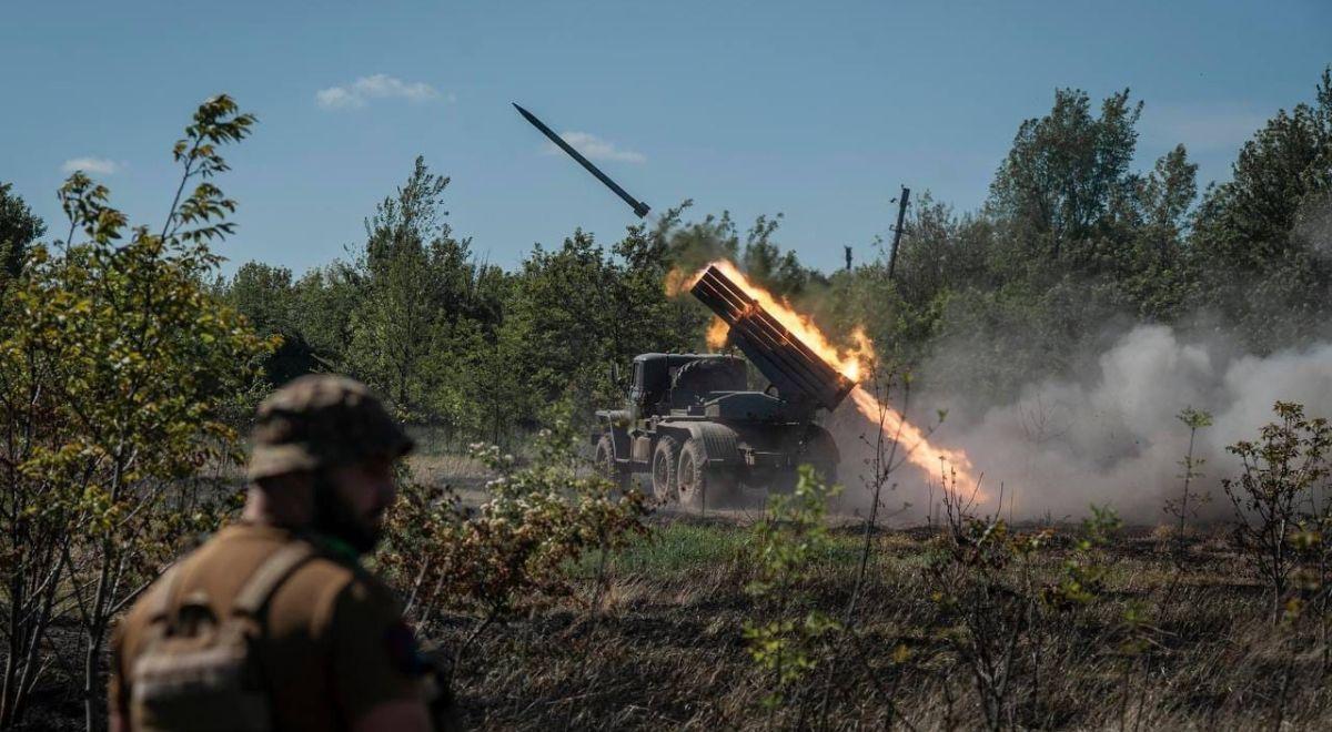 Ukraina odnosi sukcesy pod Bachmutem. "Ostrzeliwuje wroga, korzystając z rotacji Rosjan"