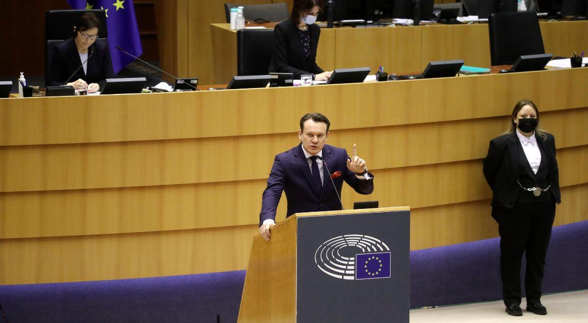 Pilna debata w PE ws. korupcji. Europoseł Tarczyński: cieszę się, że uwzględniono mój wniosek