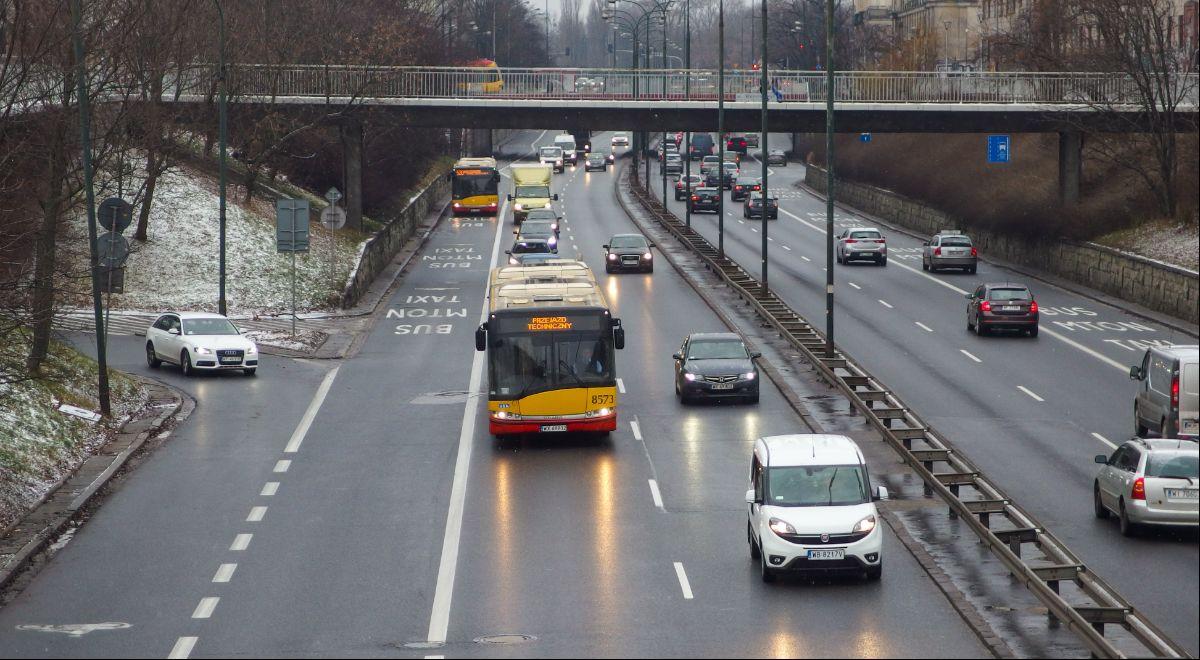 Warszawa: Strefa Czystego Transportu coraz bliżej. Sprawą zajmuje się rada miasta