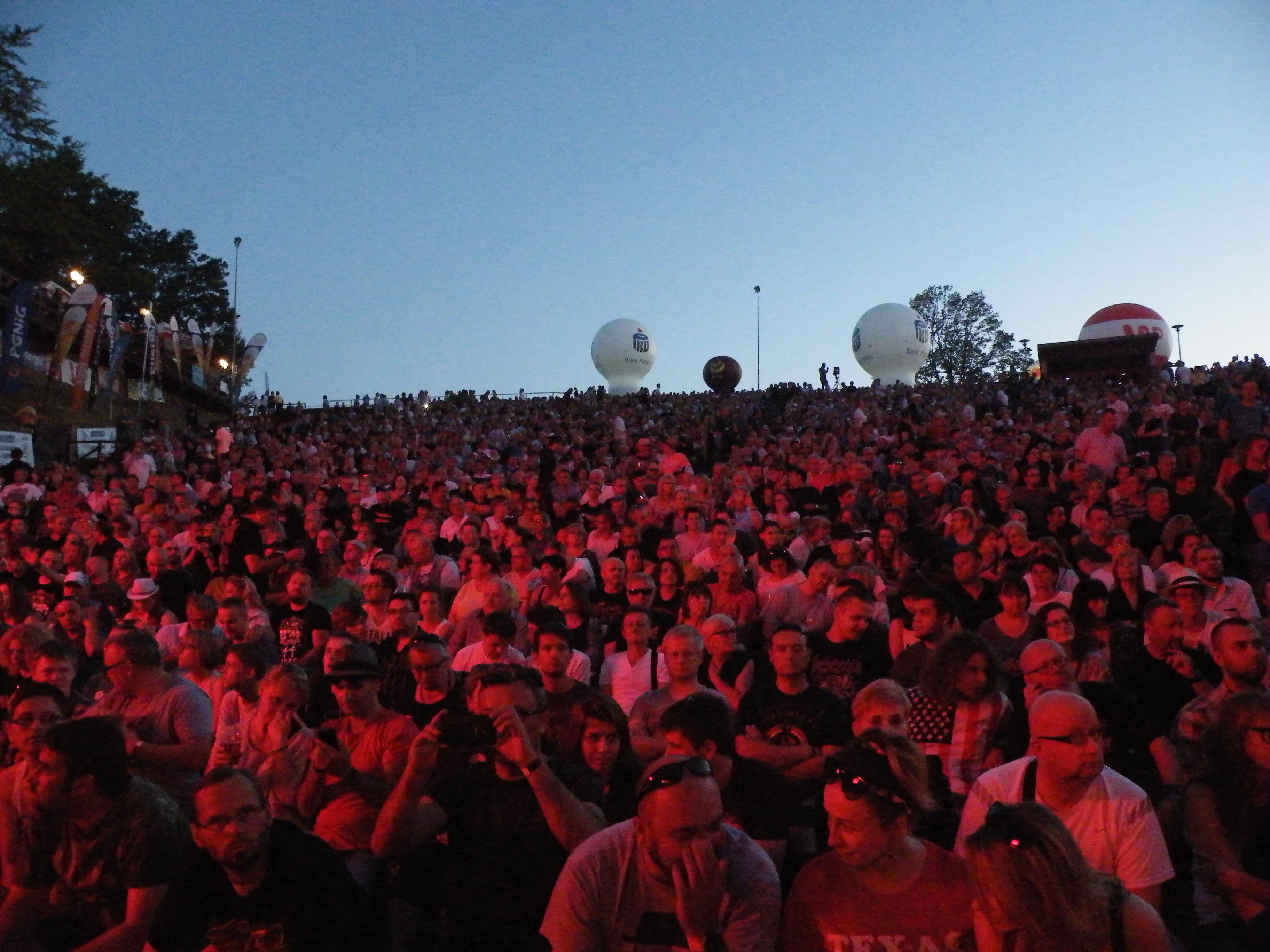  Amfiteatr podczas koncertu ZZ Top na 9. Festiwalu Legend Rocka w Dolinie Charlotty