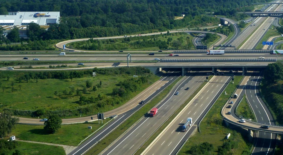 Niemcy wprowadzą opłaty za autostrady od samochodów osobowych