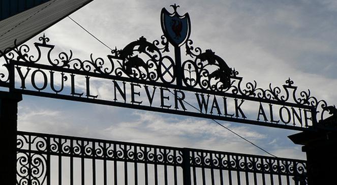 "Nigdy nie będziesz chodził" - tatuaż na amputowanej nodze kibica Liverpoolu