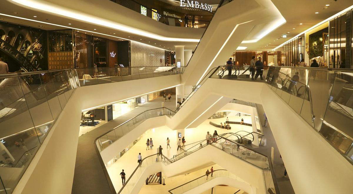CBRE: centra handlowe czeka transformacja. Trzeba szukać nowych kanałów dotarcia do klientów