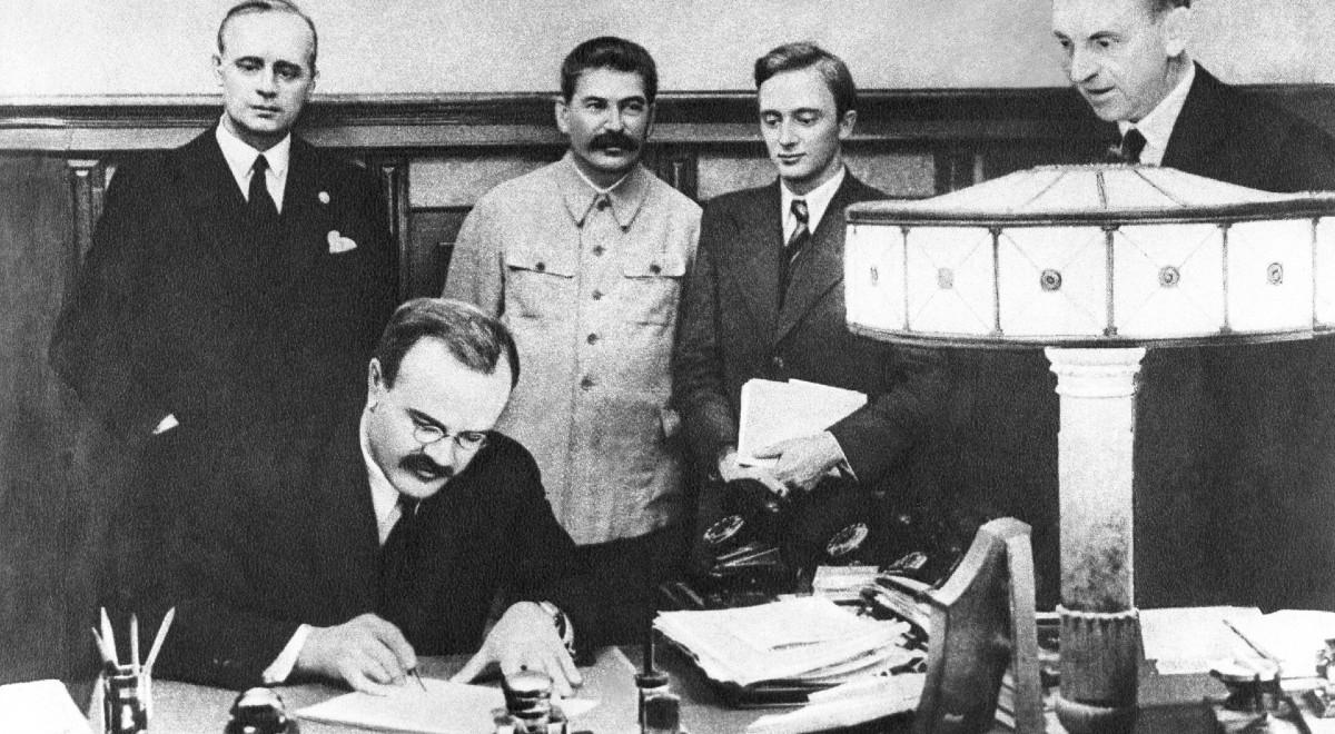 81 lat temu zawarto pakt Ribbentrop-Mołotow. "Uruchomił wojenne domino"
