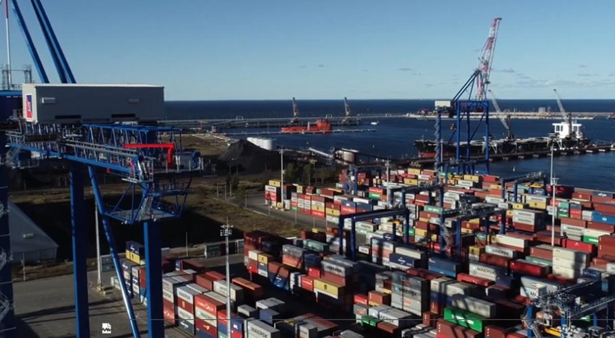 Pierwsza wygrana Portu Gdańsk z Hamburgiem: odzyskuje przeładunki frachtu przejętego przez ten port