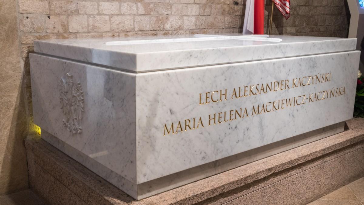 Premier Mateusz Morawiecki odwiedził grób Lecha i Marii Kaczyńskich