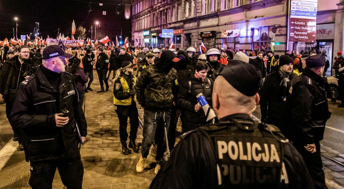 Wrocław: policja opublikowała kolejne zdjęcia podejrzanych o udział w zamieszkach