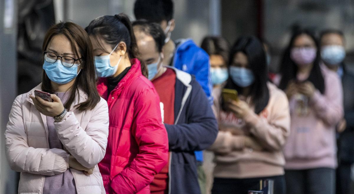 Epidemia w Chinach. Rekordowy wzrost zgonów i zakażeń koronawirusem