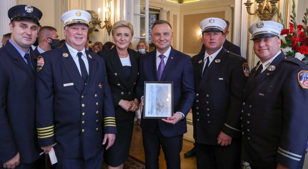 Para prezydencka spotkała się z Polakami, którzy ratowali ofiary zamachów na WTC. "Etos tej służby jest niezwykły"